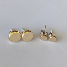 Load image into Gallery viewer, 9ct yellow gold squashed blob studs - medium size