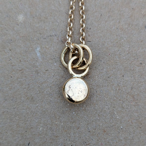 9ct yellow gold small blob pendant