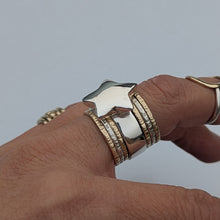 Load image into Gallery viewer, Sterling Silver star ring size R1/2 (US9)