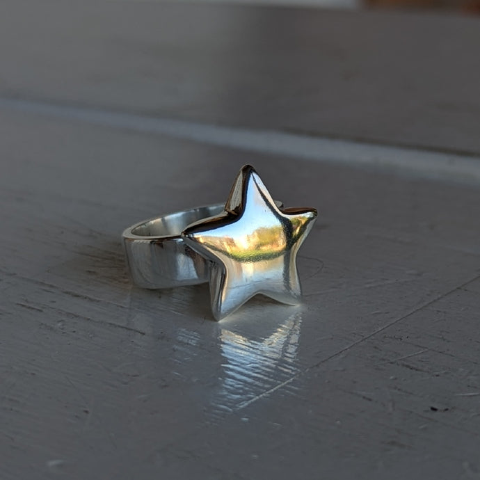 Sterling Silver star ring size R1/2 (US9)