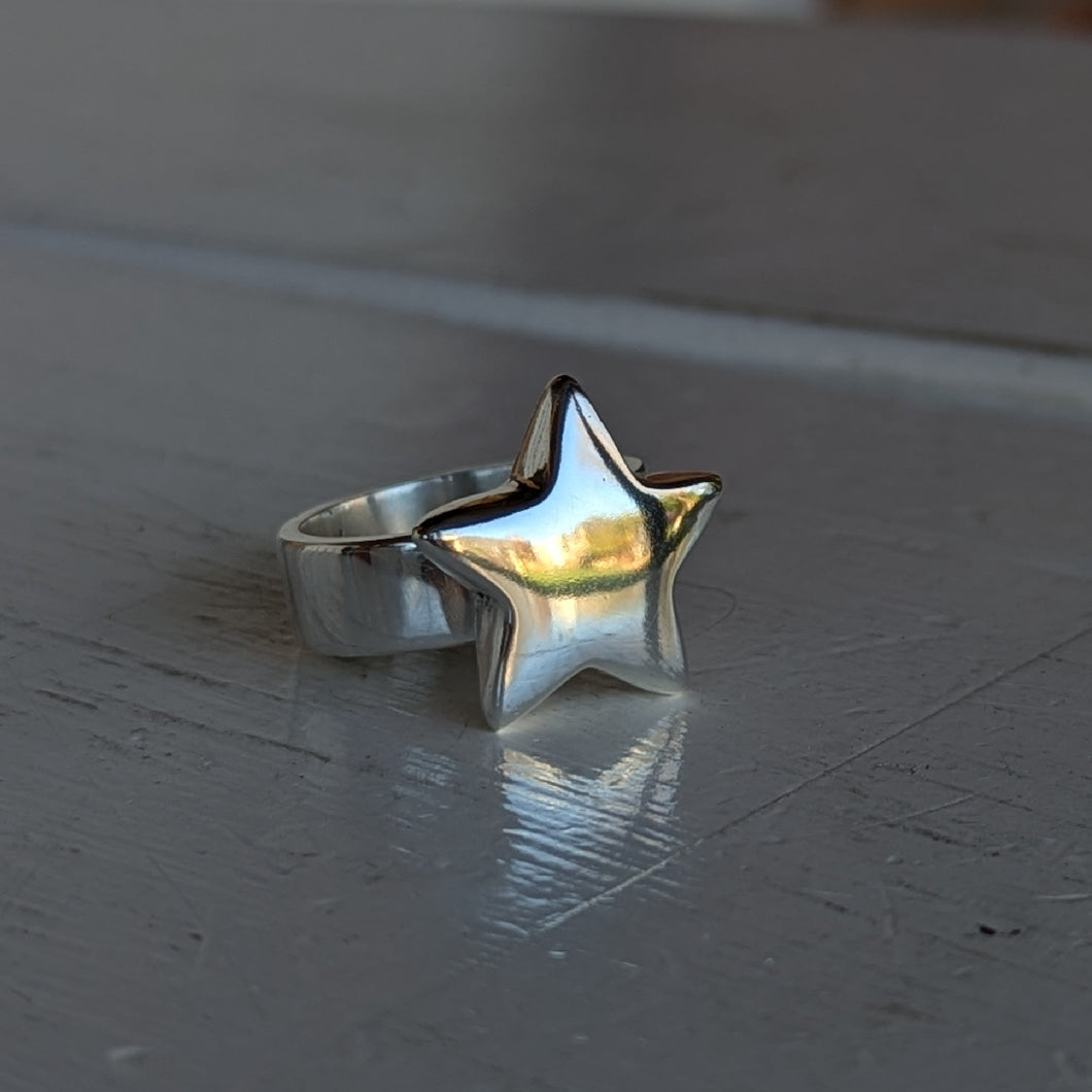 Sterling Silver star ring size R1/2 (US9)