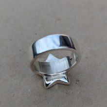 Load image into Gallery viewer, Sterling Silver star ring size R1/2 (US9)
