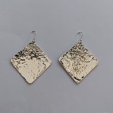 Load image into Gallery viewer, Sterling silver lightweight hammered earrings