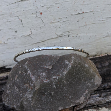 Sterling silver 2.5mm round hammered bangle