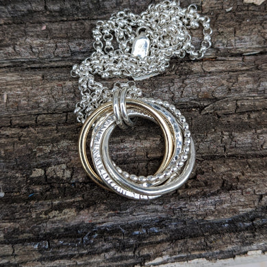 5 ring pendant with 9ct yellow gold ring