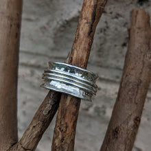 Load image into Gallery viewer, Sterling silver spinning ring size Q 1/2