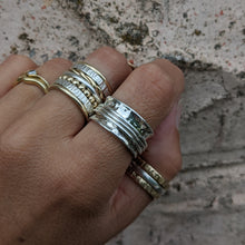 Load image into Gallery viewer, Sterling silver spinning ring size Q 1/2