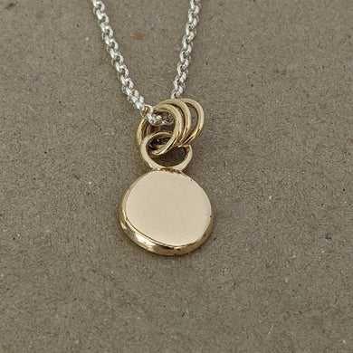 9ct yellow gold large squashed blob pendant
