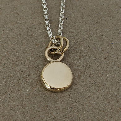 9ct yellow gold squashed blob pendant