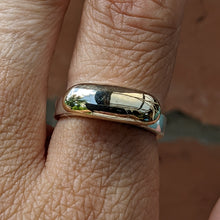 Load image into Gallery viewer, Yellow gold bar blob ring size Q