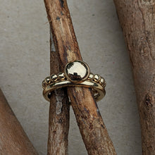 Load image into Gallery viewer, Yellow gold blob ring set size N1/2