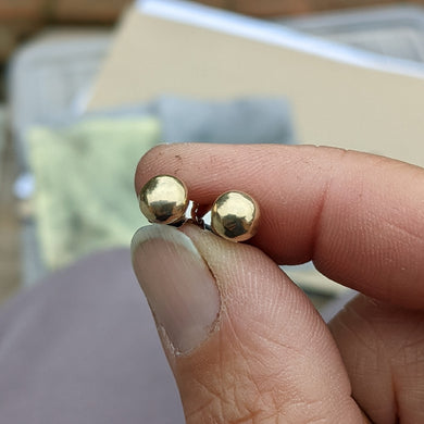 9ct yellow gold blob studs