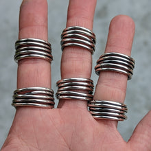 Load image into Gallery viewer, Sterling silver Tangled ring with large silver blob size T