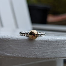 Load image into Gallery viewer, 9ct yellow gold blob stacker with sterling silver beaded band size O