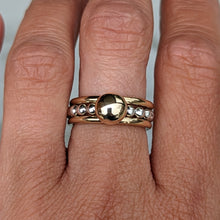 Load image into Gallery viewer, 9ct yellow gold blob stacker with sterling silver beaded band size O