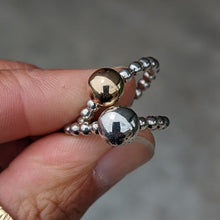 Load image into Gallery viewer, 9ct yellow gold blob stacker with sterling silver beaded band size O
