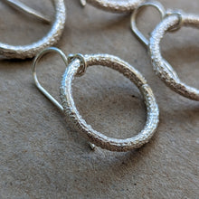 Load image into Gallery viewer, Sterling silver reticulated silver ring earrings