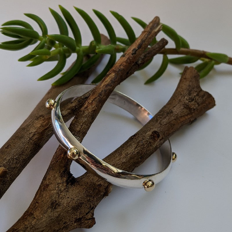 Yellow gold blob bangle