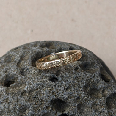 9ct yellow gold stacking ring size P1/2