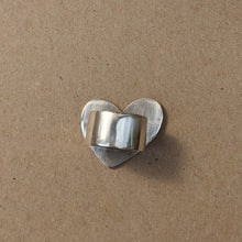 Load image into Gallery viewer, Sterling silver heart ring size Q 1/2